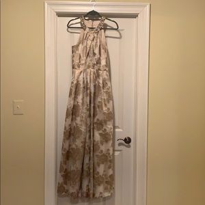 Beautiful long dress worn only once! With pockets!